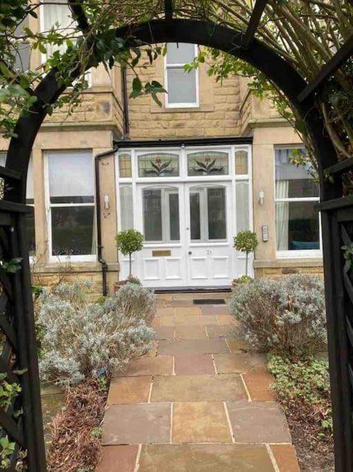 Garden Apartment, Central Harrogate With Parking Kültér fotó